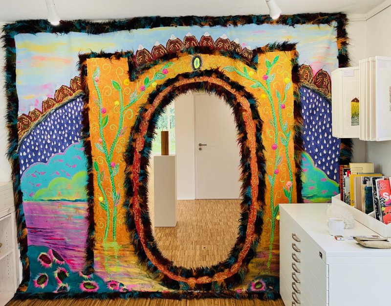 The Gate Between (Das Tor dazwischen)